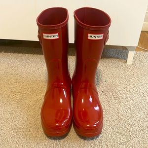 Hunter Boots. Rain boots. Cherry Red. Glossy. Women’s. Never worn!!!